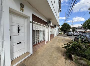 PH · 73m² · 3 Ambientes · Luminoso PH en Planta Alta con Patio en Venta, Ubicado en San Isidro.