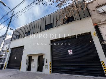Depósito · 1150m² · 2 Cocheras · Depósito en Flores
