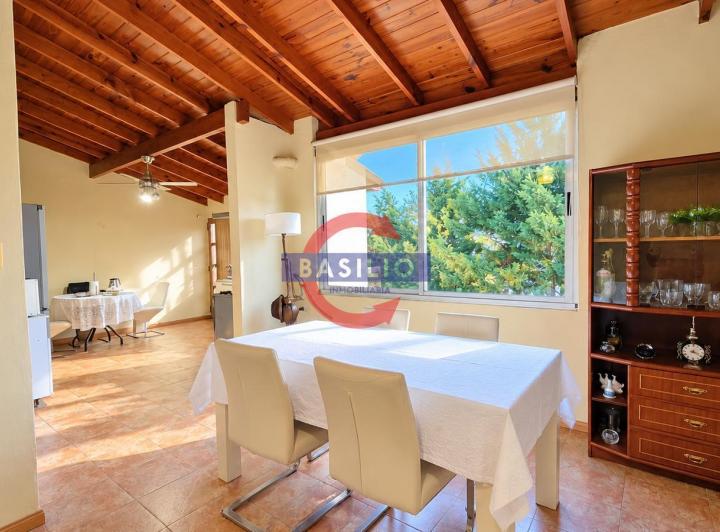 Casa · 134m² · 6 Ambientes · 3 Cocheras