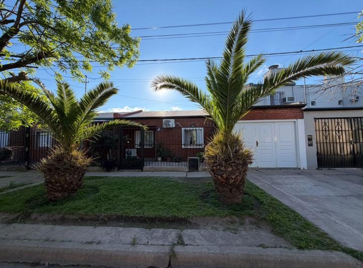 Casa · 130m² · 5 Ambientes · 1 Cochera