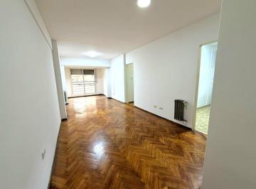 Departamento · 84m² · 4 Ambientes · Semipiso de 3 Dorm. con Habitación de Servicio