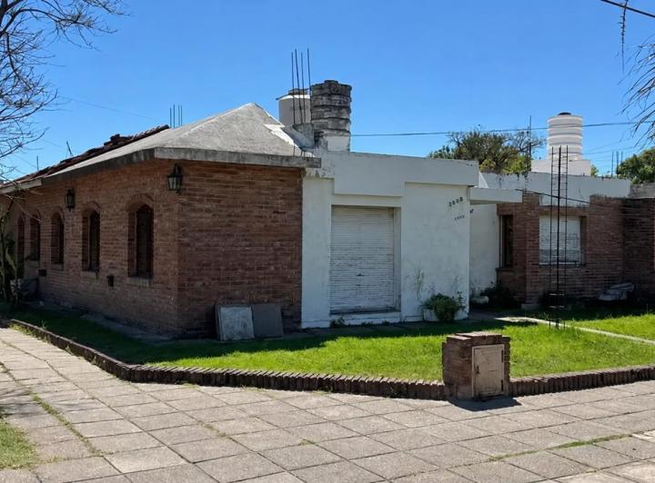 Casa · 193m² · 6 Ambientes · 2 Cocheras
