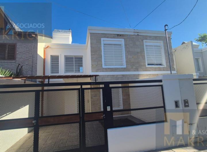 Casa · 80m² · 4 Ambientes · 1 Cochera