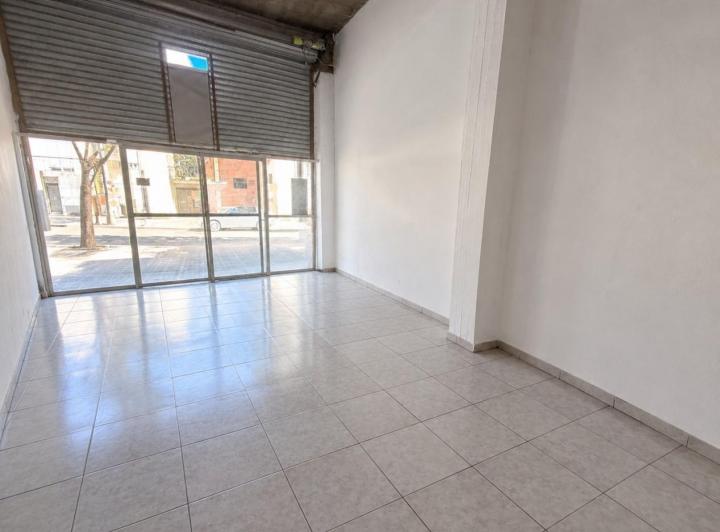 Local comercial · 74m²