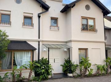 Casa · 200m² · 4 Ambientes · 1 Cochera · Venta | Casa | San Isidro | Beccar | Barrio Cerrado | 4 Dorm | Jardin | Pileta | 250 m² | 8 Amb