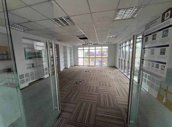 Oficina comercial · 42m² · 1 Ambiente · 2 Cocheras