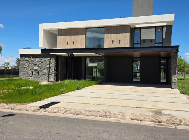 Casa · 350m² · 6 Ambientes · 2 Cocheras