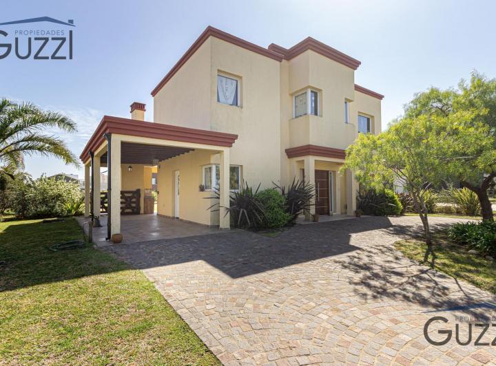 Casa · 125m² · 4 Ambientes · 1 Cochera