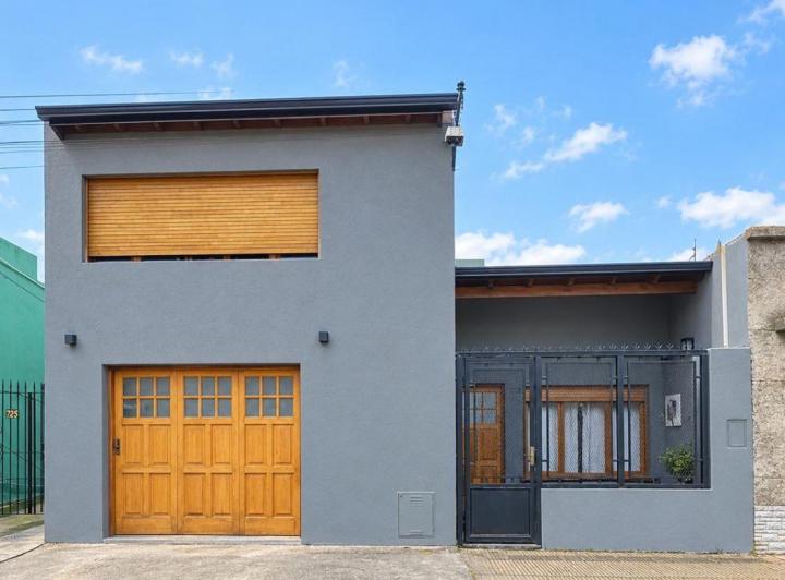 Casa · 160m² · 7 Ambientes · 1 Cochera
