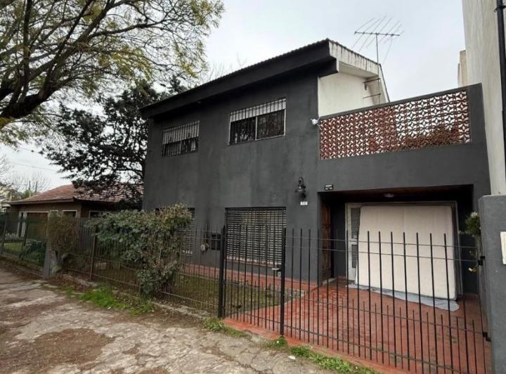 Casa · 164m² · 5 Ambientes · 1 Cochera