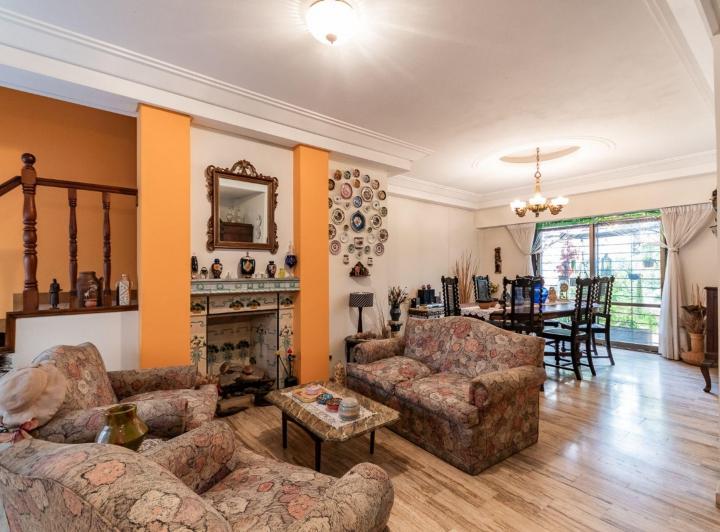 Casa · 206m² · 5 Ambientes · 1 Cochera