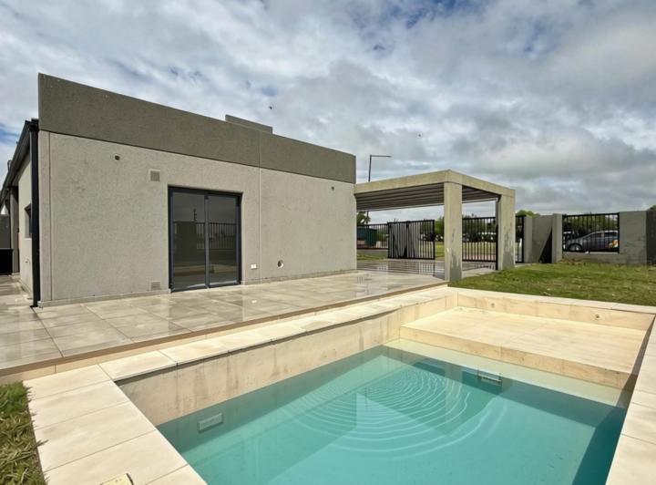 Casa · 70m² · 3 Ambientes · 1 Cochera