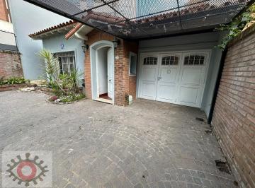 Casa · 200m² · 6 Ambientes · 1 Cochera · Casa - La Lucila