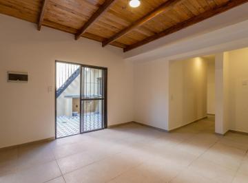 PH · 56m² · 3 Ambientes · Venta Casa de Pasillo Dos Dorm.