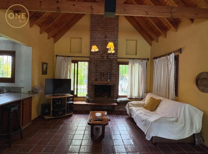 Casa · 200m² · 5 Ambientes · 4 Cocheras