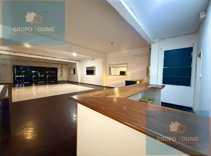 Local comercial · 260m² · 3 Ambientes