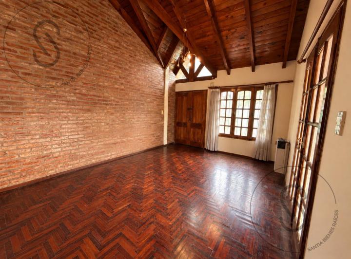Casa · 154m² · 4 Ambientes · 2 Cocheras