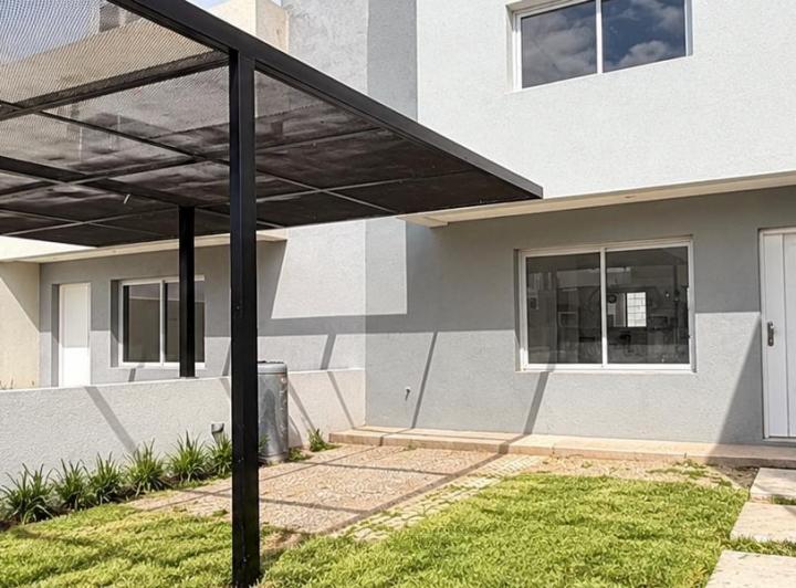 Casa · 120m² · 2 Dormitorios · 1 Cochera