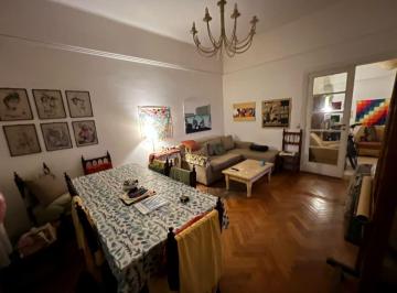 Departamento de 2 ambientes, Caballito · Super Amplio 2 Ambientes con Balcón y Patio, Al Frente, Excelente Ubicación!
