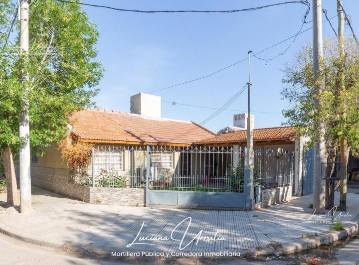 Casa · 140m² · 5 Ambientes · 1 Cochera