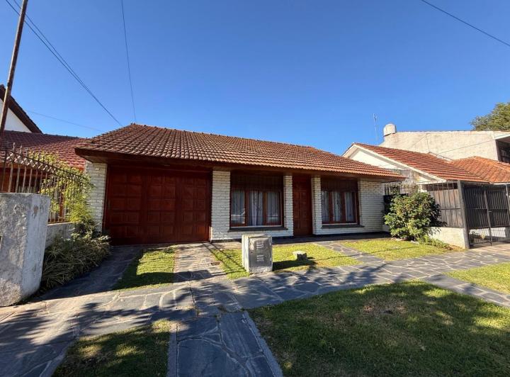 Casa · 115m² · 3 Ambientes · 2 Cocheras