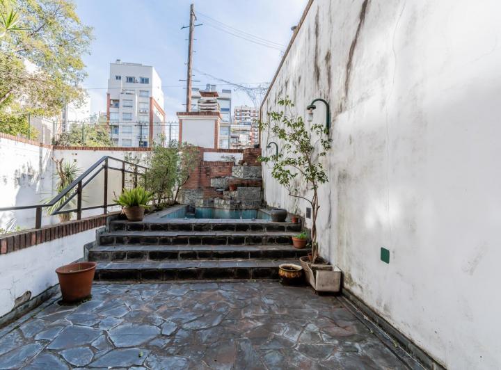Casa · 553m² · 6 Ambientes · 3 Cocheras
