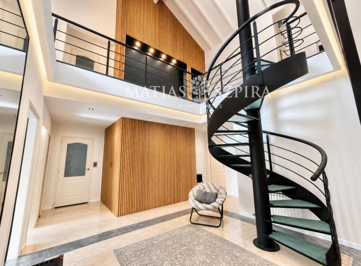 Casa · 450m² · 6 Ambientes · 2 Cocheras