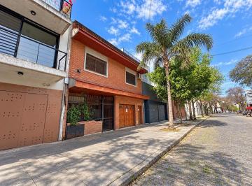 Casa · 286m² · 5 Ambientes · 1 Cochera · Casa en Venta en Colegiales: Dos Viviendas en Lote Propio de 292 m², Cochera y Terraza