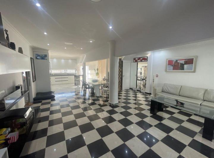 Casa · 219m² · 4 Ambientes