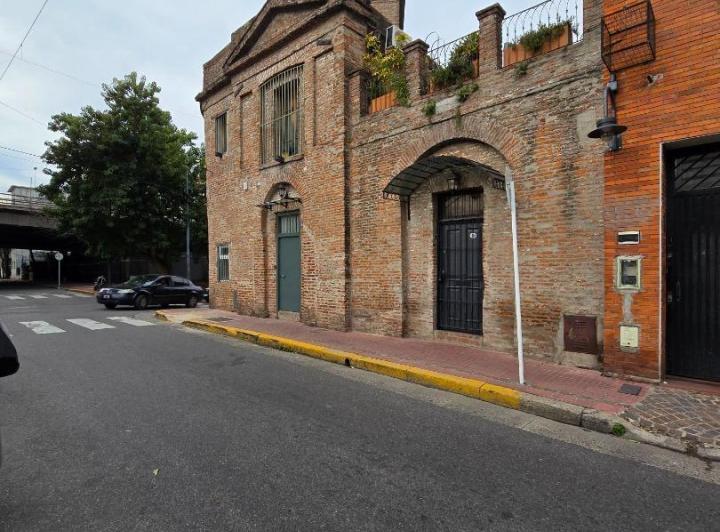 Casa · 446m² · 6 Ambientes · 1 Cochera