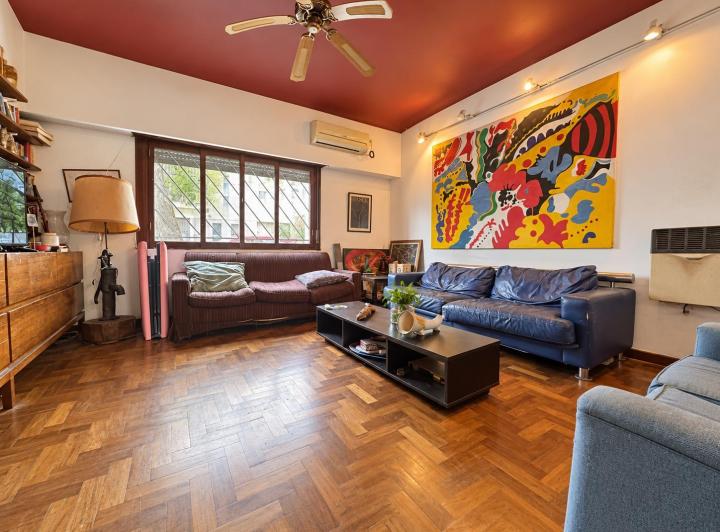 Casa · 245m² · 7 Ambientes · 1 Cochera