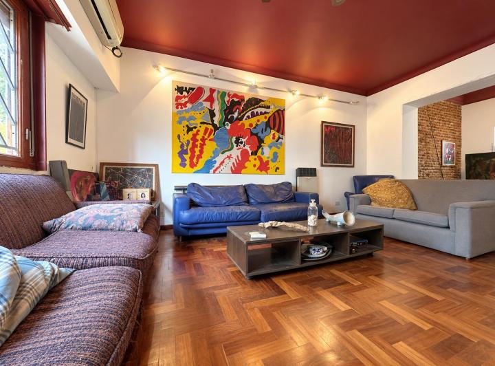 Casa · 245m² · 7 Ambientes · 1 Cochera