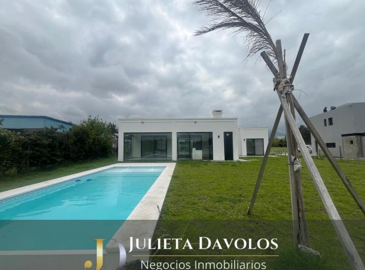 Casa · 180m² · 5 Ambientes · 2 Cocheras