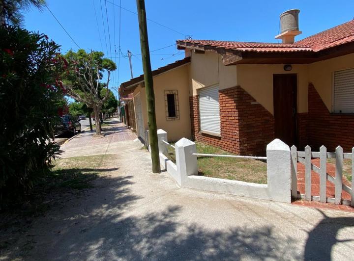 Casa · 80m² · 2 Ambientes · 2 Cocheras