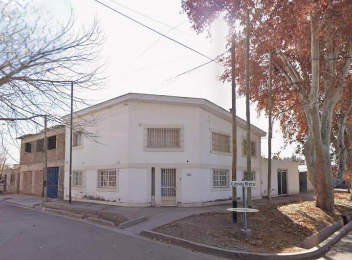 Casa · 190m² · 5 Ambientes · 2 Cocheras