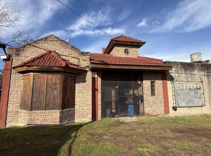 Casa · 100m² · 4 Ambientes · 1 Cochera