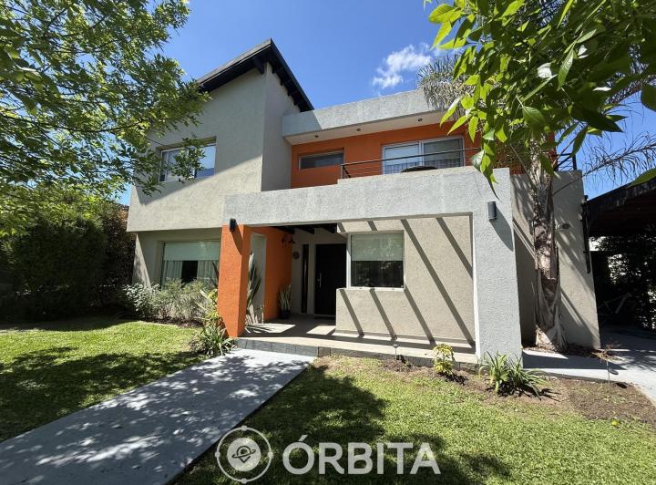 Casa · 149m² · 5 Ambientes · 3 Cocheras