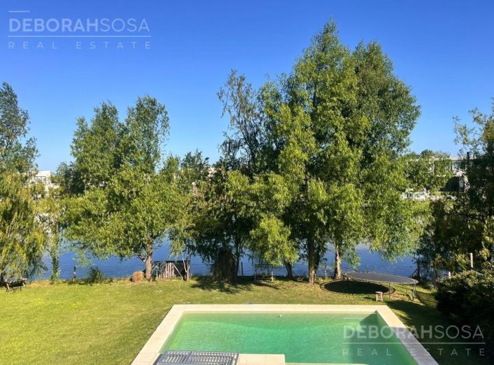 Casa · 260m² · 5 Ambientes · 3 Cocheras