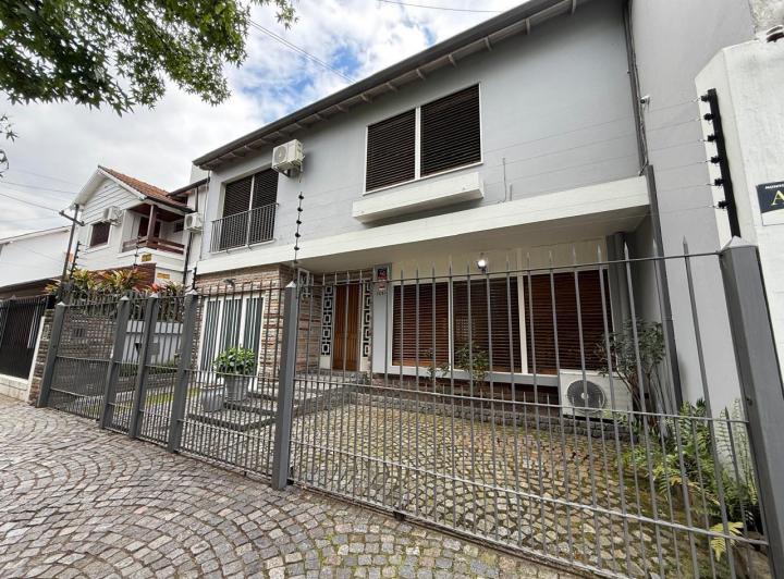 Casa · 268m² · 5 Ambientes · 2 Cocheras