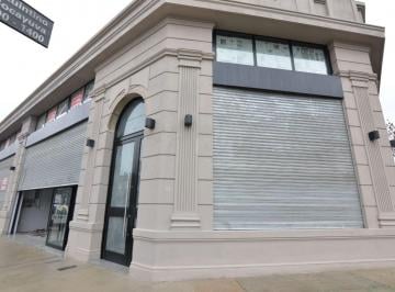 Local comercial · 240m² · Local en Alquiler Ubicado en Boedo, Capital Federal