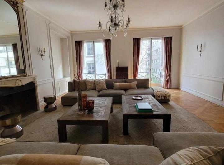 Departamento · 310m² · 7 Ambientes · 1 Cochera