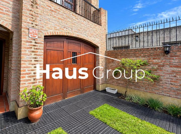 Casa · 220m² · 5 Ambientes · 2 Cocheras