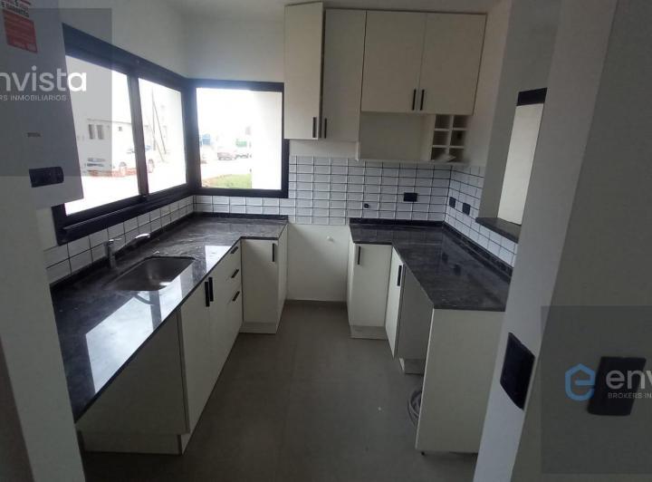 Casa · 160m² · 5 Ambientes · 1 Cochera