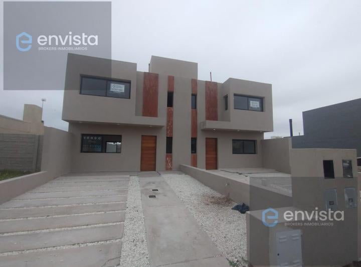 Casa · 98m² · 5 Ambientes