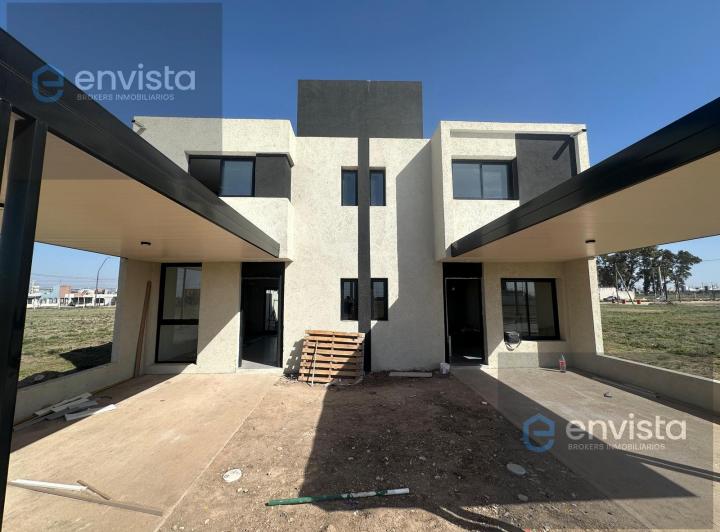 Casa · 90m² · 3 Ambientes · 1 Cochera