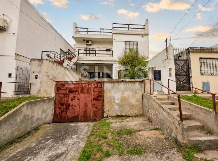 Casa · 150m² · 6 Ambientes · 1 Cochera