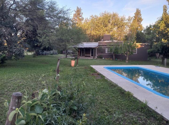 Casa · 180m² · 6 Ambientes · 2 Cocheras