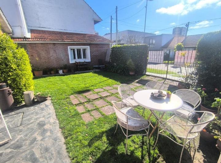Casa · 160m² · 4 Ambientes · 1 Cochera
