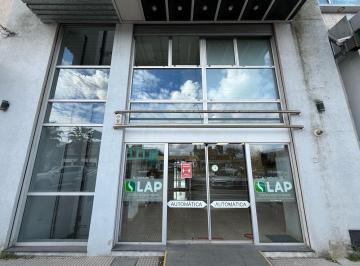 Edificio · 700m² · Alquiler Comercial Edificio con Consultorios Av Constitución 5700