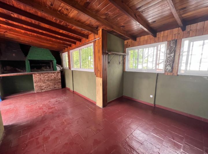 Casa · 98m² · 4 Ambientes · 1 Cochera